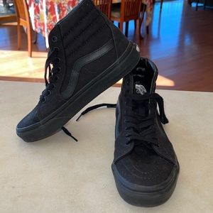 Vans CANVAS SK8-HI like new, black with black 5 men’s  women’s 6.5